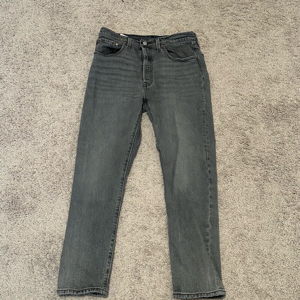 Women’s Levi’s 501 Ribcage Straight Jean Grey 30x28 - Picture 3 of 4